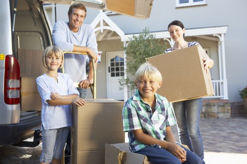 Packing and furniture moving support for a flat removal in Homerton